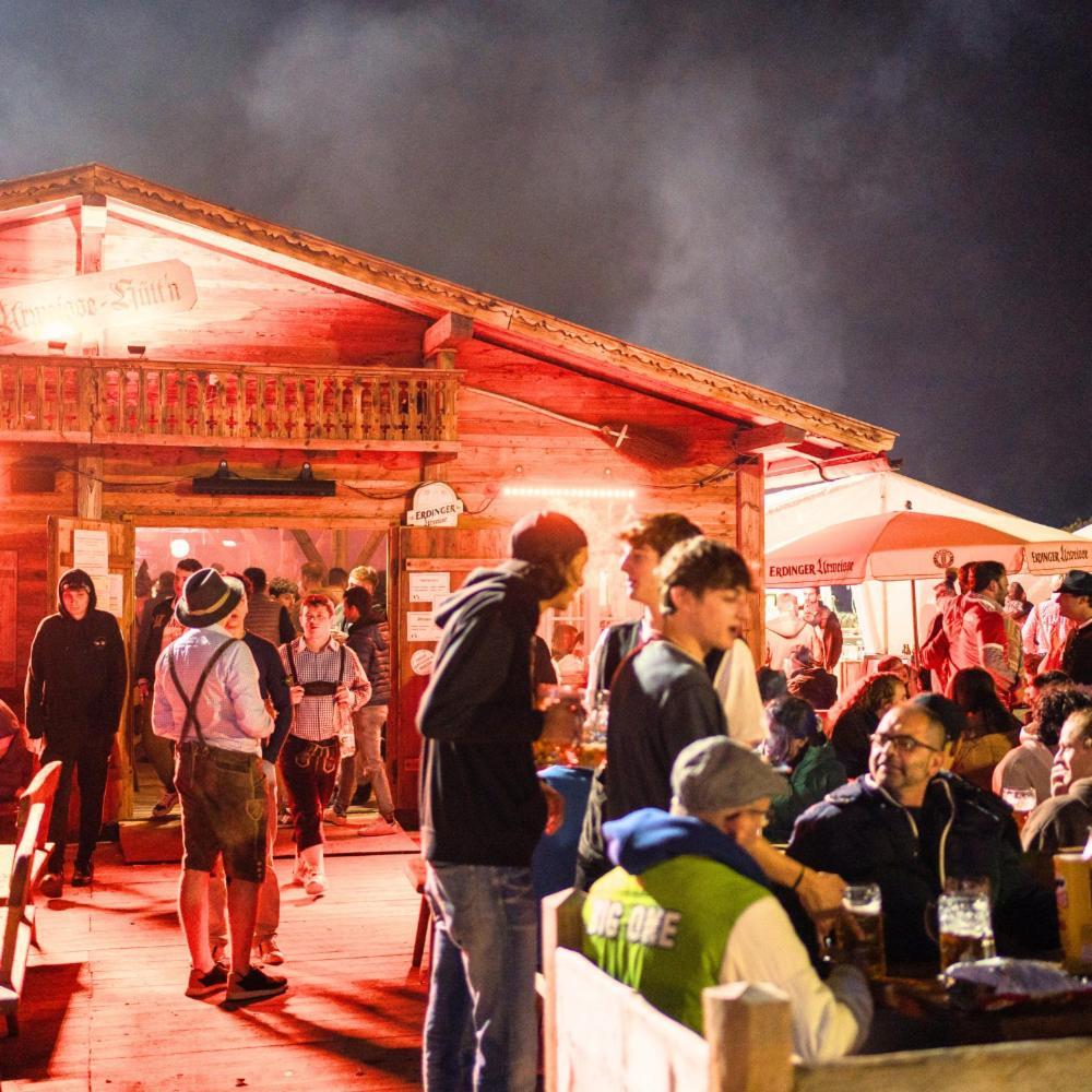 Oktoberfest Wiesn Camp Lodge Monaco di Baviera Esterno foto